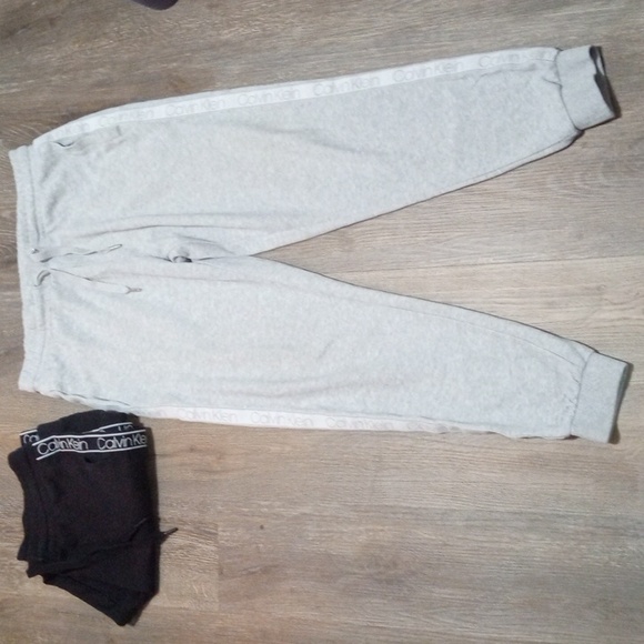 Mens Calvin Klein joggers Large 2 pairs - Picture 4 of 8